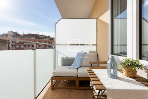 Apartamento de 3 dormitorios en venta en Barcelona, Cataluña, Spain № 3872