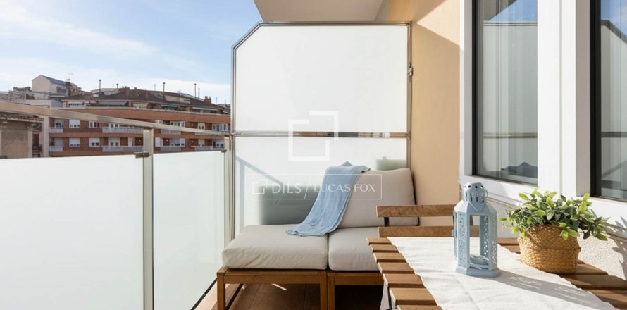 Apartamento de 3 dormitorios en venta en Barcelona, Cataluña, Spain № 3872