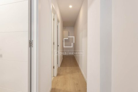 Apartamento de 3 dormitorios en venta en Barcelona, Cataluña, Spain № 3872 - foto 26