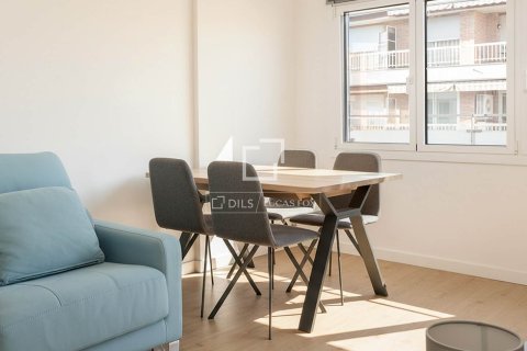 Apartamento de 3 dormitorios en venta en Barcelona, Cataluña, Spain № 3872 - foto 7