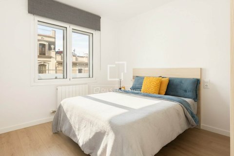 Apartamento de 3 dormitorios en venta en Barcelona, Cataluña, Spain № 3872 - foto 10
