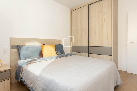 Apartamento de 3 dormitorios en venta en Barcelona, Cataluña, Spain № 3872 - foto 12