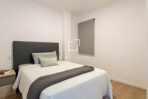 Apartamento de 3 dormitorios en venta en Barcelona, Cataluña, Spain № 3872 - foto 15