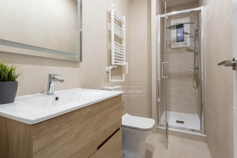 Apartamento de 3 dormitorios en venta en Barcelona, Cataluña, Spain № 3872 - foto 29