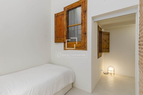 Apartamento de 2 dormitorios en venta en Barcelona, Cataluña, Spain № 3875 - foto 21