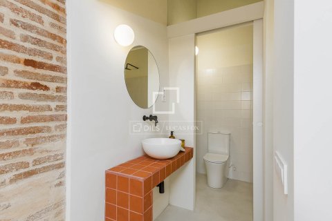 Apartamento de 2 dormitorios en venta en Barcelona, Cataluña, Spain № 3875 - foto 25