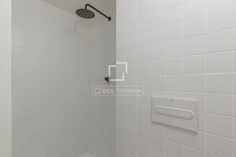 Apartamento de 2 dormitorios en venta en Barcelona, Cataluña, Spain № 3875 - foto 27