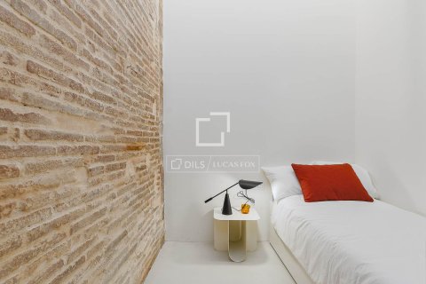 Apartamento de 2 dormitorios en venta en Barcelona, Cataluña, Spain № 3875 - foto 20