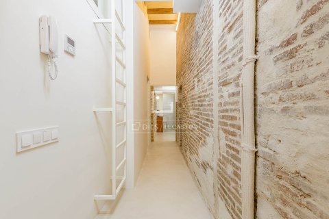 Apartamento de 2 dormitorios en venta en Barcelona, Cataluña, Spain № 3875 - foto 5