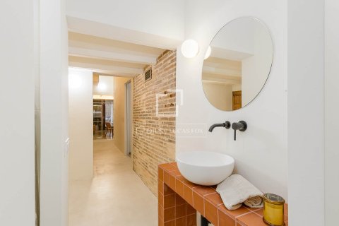 Apartamento de 2 dormitorios en venta en Barcelona, Cataluña, Spain № 3875 - foto 26