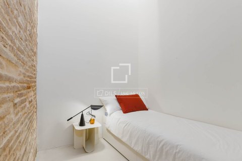 Apartamento de 2 dormitorios en venta en Barcelona, Cataluña, Spain № 3875 - foto 19