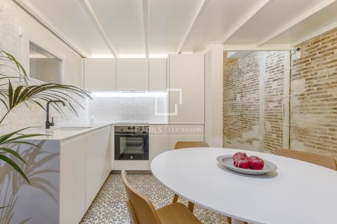 Apartamento de 2 dormitorios en venta en Barcelona, Cataluña, Spain № 3875 - foto 4
