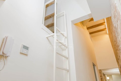 Apartamento de 2 dormitorios en venta en Barcelona, Cataluña, Spain № 3875 - foto 6
