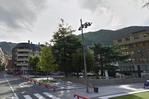 Apartamento de 3 dormitorios en venta en Principado De Andorra (Ninguna Poblacion Tiene C.P.), Lérida, Cataluña, Spain № 5701 - foto 2