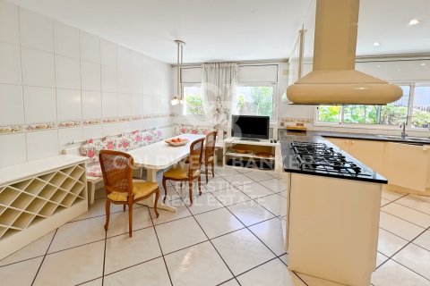 Villa de 6 dormitorios en venta en Sitges, Barcelona, Cataluña, Spain № 5705 - foto 10