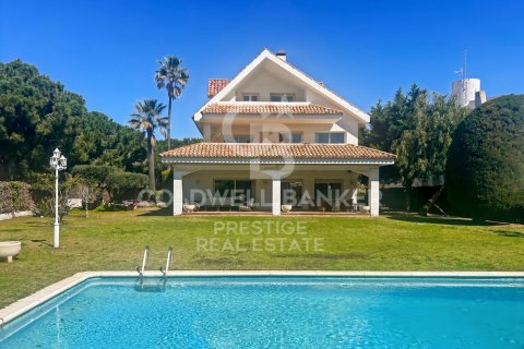 Villa de 6 dormitorios en venta en Sitges, Barcelona, Cataluña, Spain № 5705