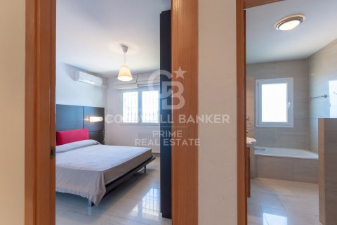 Villa de 6 dormitorios en venta en Begur, Gerona, Cataluña, Spain № 5704 - foto 16