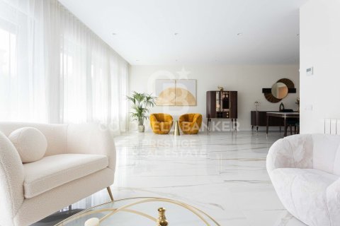 Apartamento de 5 dormitorios en venta en Barcelona, Cataluña, Spain № 5700