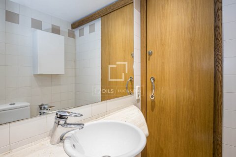 Купить квартиру в Сан-Кугат-дель-Вальес, Испания с 4 спальни, 84м², № 8830 - фото 13