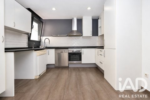 Apartamento de 3 dormitorios en venta en Palamós, Gerona, Cataluña, Spain № 8825 - foto 13