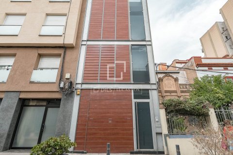 Villa de 4 dormitorios en venta en Barcelona, Cataluña, Spain № 8829