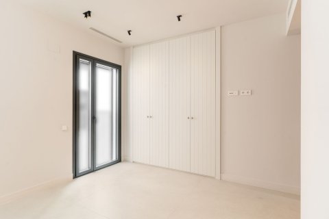 Купить квартиру в Барселона, Испания с 5 комнат, 201м², № 6325 - фото 21