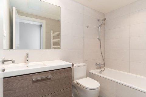 Apartamento de 3 dormitorios en venta en Badalona, Barcelona, Cataluña, Spain № 6327 - foto 18
