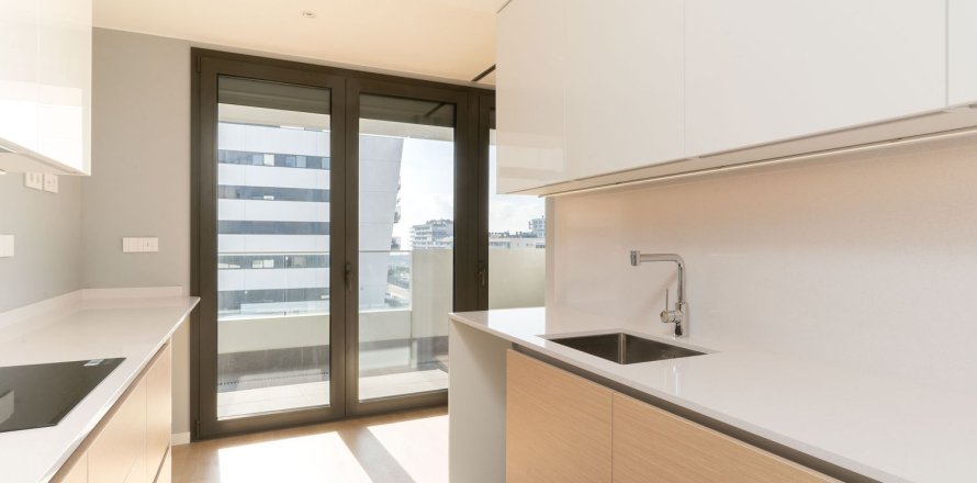 Apartamento de 3 dormitorios en venta en Badalona, Barcelona, Cataluña, Spain № 6327