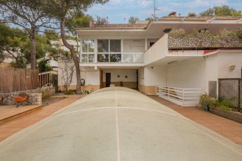 Сasa de 12 dormitorios en venta en Castelldefels, Barcelona, Cataluña, Spain № 6215 - foto 7