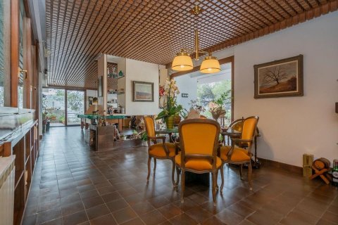 Сasa de 12 dormitorios en venta en Castelldefels, Barcelona, Cataluña, Spain № 6215 - foto 26