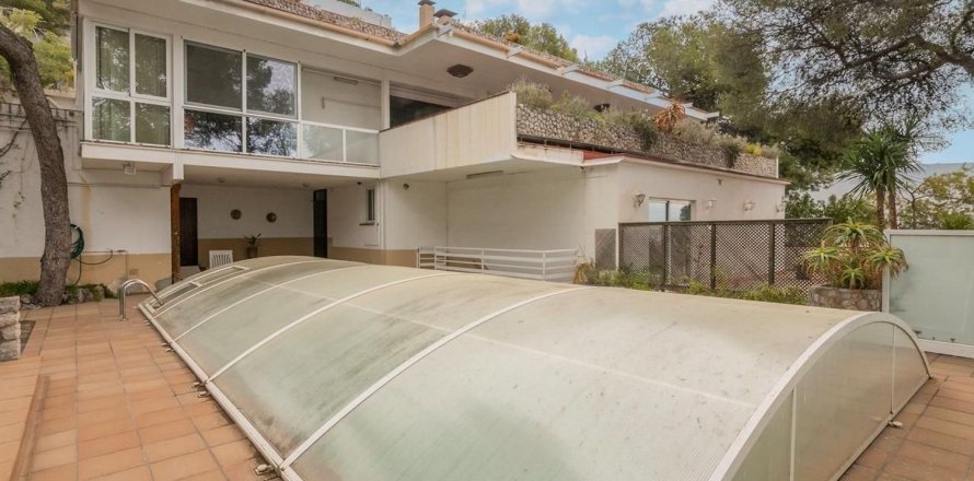 Сasa de 12 dormitorios en venta en Castelldefels, Barcelona, Cataluña, Spain № 6215