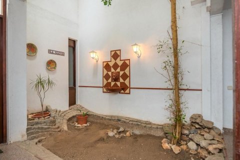 Сasa de 12 dormitorios en venta en Castelldefels, Barcelona, Cataluña, Spain № 6215 - foto 20