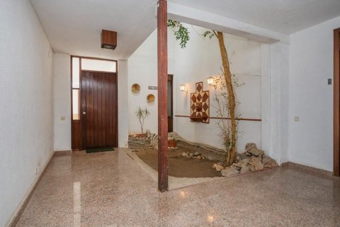Сasa de 12 dormitorios en venta en Castelldefels, Barcelona, Cataluña, Spain № 6215 - foto 19