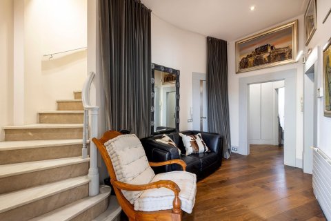 Apartamento de 5 dormitorios en venta en Barcelona, Cataluña, Spain № 6212 - foto 28