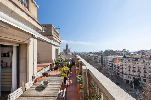 Apartamento de 5 dormitorios en venta en Barcelona, Cataluña, Spain № 6212 - foto 30