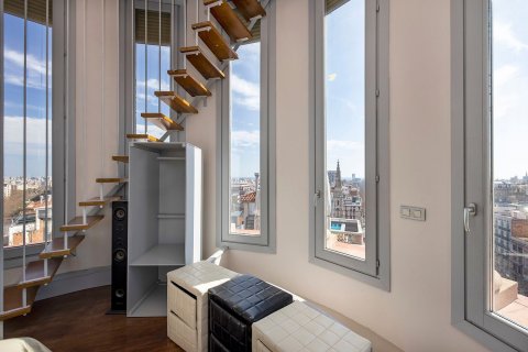 Apartamento de 5 dormitorios en venta en Barcelona, Cataluña, Spain № 6212 - foto 15