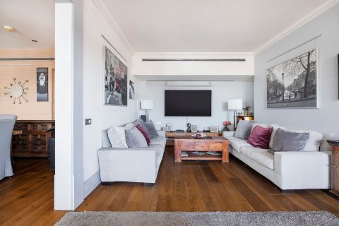 Apartamento de 5 dormitorios en venta en Barcelona, Cataluña, Spain № 6212 - foto 21