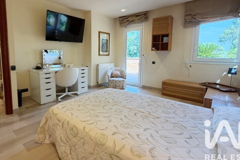 Сasa de 7 dormitorios en venta en Sant Cugat del Vallès, Barcelona, Cataluña, Spain № 8400 - foto 15