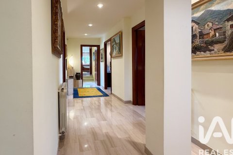 Сasa de 7 dormitorios en venta en Sant Cugat del Vallès, Barcelona, Cataluña, Spain № 8400 - foto 16