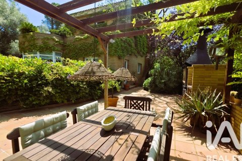 Сasa de 7 dormitorios en venta en Sant Cugat del Vallès, Barcelona, Cataluña, Spain № 8400 - foto 30