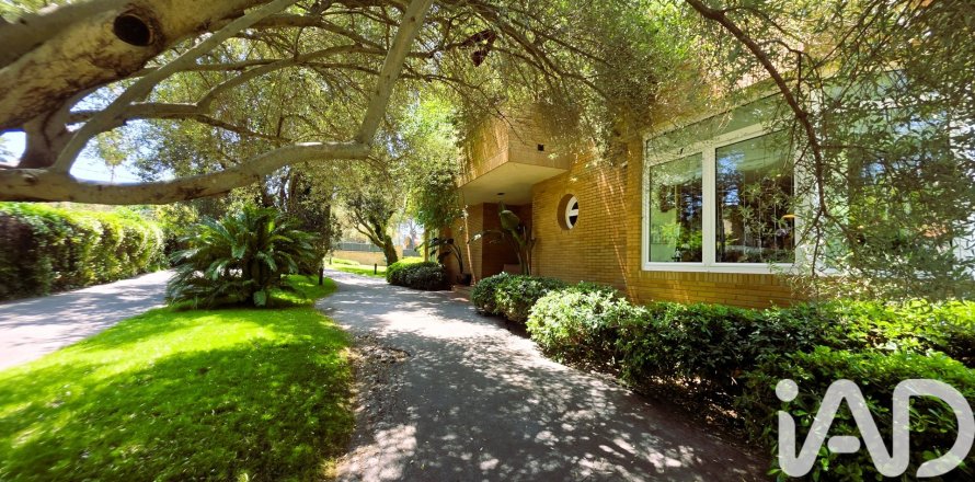 Сasa de 7 dormitorios en venta en Sant Cugat del Vallès, Barcelona, Cataluña, Spain № 8400
