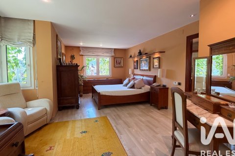 Сasa de 7 dormitorios en venta en Sant Cugat del Vallès, Barcelona, Cataluña, Spain № 8400 - foto 6
