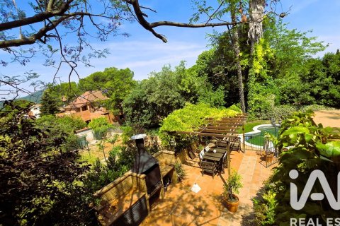 Сasa de 7 dormitorios en venta en Sant Cugat del Vallès, Barcelona, Cataluña, Spain № 8400 - foto 11
