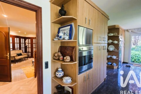 Сasa de 7 dormitorios en venta en Sant Cugat del Vallès, Barcelona, Cataluña, Spain № 8400 - foto 23