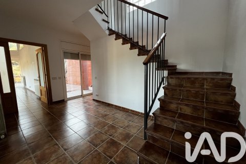Сasa de 4 dormitorios en venta en Sant Fost de Campsentelles, Barcelona, Cataluña, Spain № 8398 - foto 13