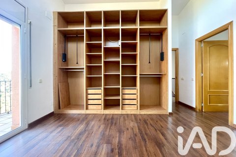 Сasa de 4 dormitorios en venta en Sant Fost de Campsentelles, Barcelona, Cataluña, Spain № 8398 - foto 9