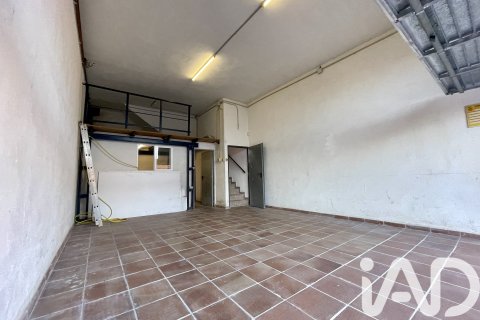 Сasa de 4 dormitorios en venta en Sant Fost de Campsentelles, Barcelona, Cataluña, Spain № 8398 - foto 5