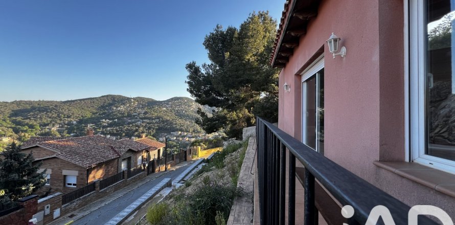 Сasa de 4 dormitorios en venta en Sant Fost de Campsentelles, Barcelona, Cataluña, Spain № 8398