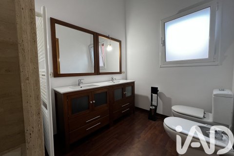 Сasa de 4 dormitorios en venta en Sant Fost de Campsentelles, Barcelona, Cataluña, Spain № 8398 - foto 10