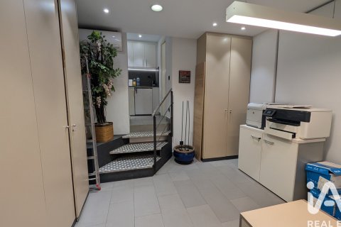 Propiedad comercial de 100 m² en venta en Barcelona, Cataluña, Spain № 8401 - foto 8